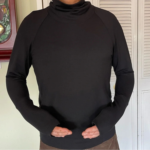 Lululemon Black Turtle Neck Sweatshirt With Canguroo Pocket . - Picture 3 of 7